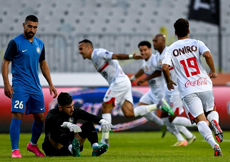 الزمالك يفوز علي سموحة بثنائية في الدوري المصري 