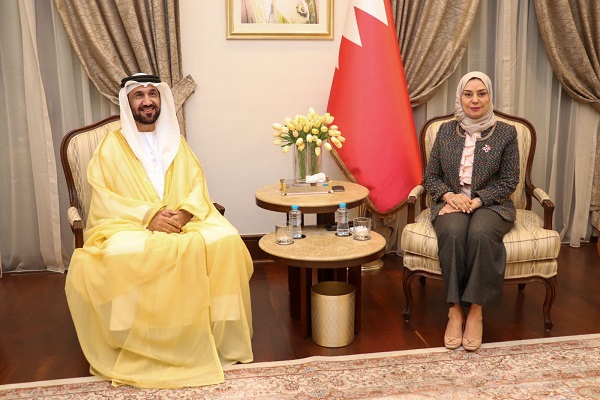رئيس البرلمان العربي يشيد بدور ملك البحرين في تعزيز التضامن العربي

