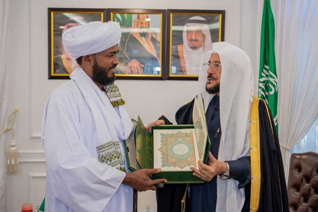 وزير الشؤون الإسلامية السعودي يلتقي وزير الأوقاف السوداني