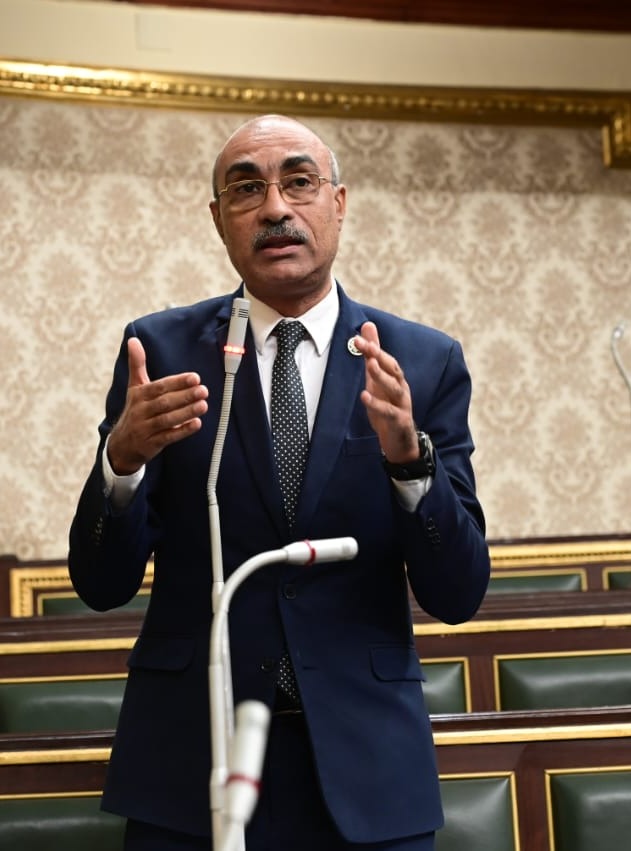 النائب ايهاب منصور يطالب بسرعة اصدار بطاقة الخدمات المتكاملة للحصول على الدعم 