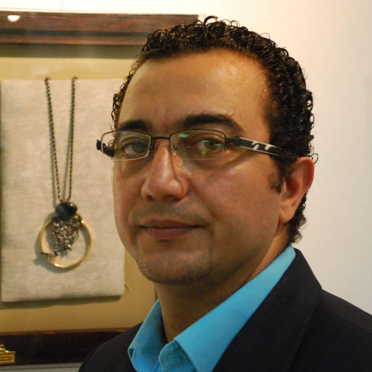 كرم مسعد يقود تحكيم مسابقة 