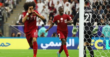 أكرم عفيف يفتتح التسجيل لمنتخب قطر بنهائي كأس أسيا