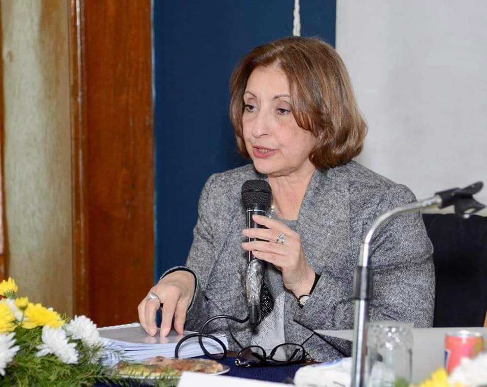 مائدة مستديرة حول 