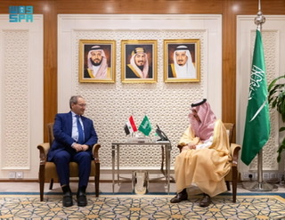 وزير الخارجية السعودي يبحث مع  نظيره السوري تعزيز العلاقات الثنائية 