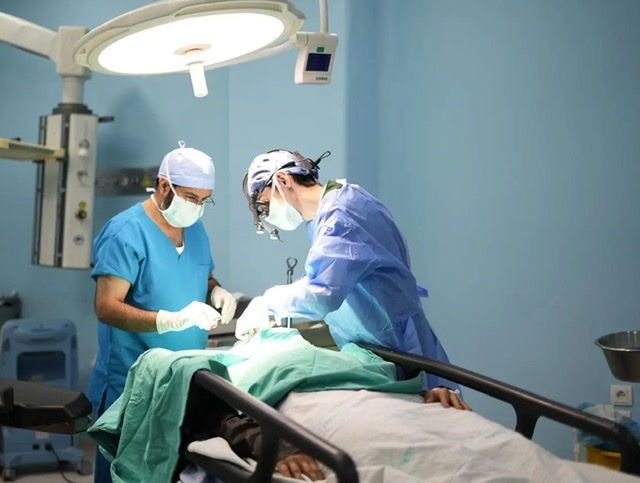 مركز الملك سلمان ينفذ مشروع طبي لمتضرري الزلزال في تركيا 