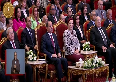 الرئيس السيسي وقرينته يشهدان احتفالية يوم المرأة المصرية