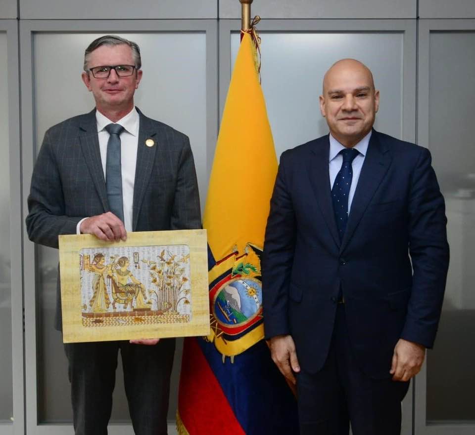 سفير مصر لدى الإكوادور يلتقي وزير الإقتصاد والمالية الإكوادوري