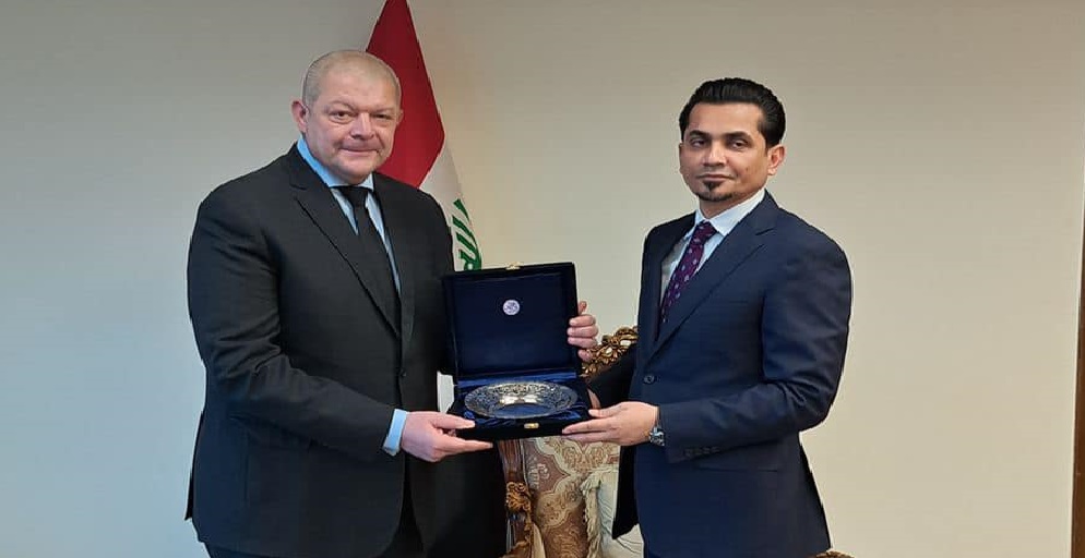 السفير المصري في بغداد يلتقى مع وزير النقل العراقي