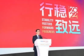 نائب الرئيس الصيني يدعو دوائر الأعمال التجارية الصينية-الأمريكية لتعزيز الثقة المتبادلة