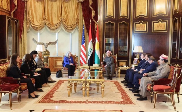 بارزاني للسفيرة الأمريكية: أطراف عراقية تسعى لانتخابات مخالفة للمبادئ الدستورية والقانونية
