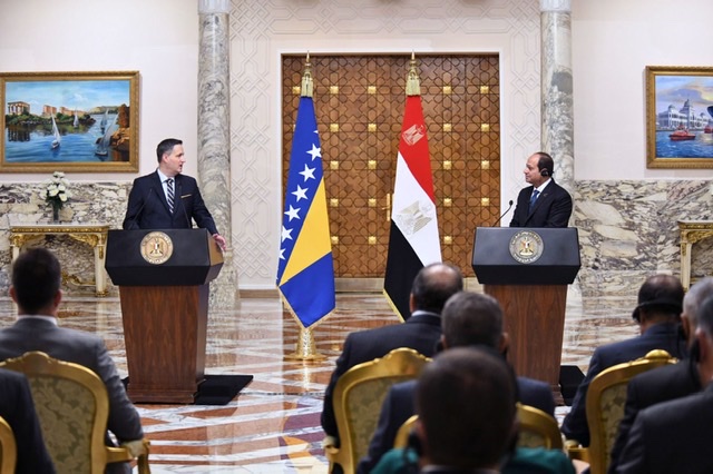 السيسي :  مصر أول الدول التي أقامت علاقات دبلوماسية مع البوسنة والهرسك