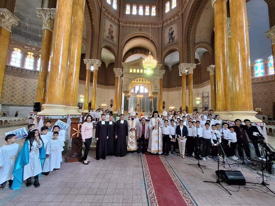 مطران الجيزة للكاثوليك يترأس احتفال عيد القديس يوحنا دي لاسال بمدرسة سان بول بشبرا