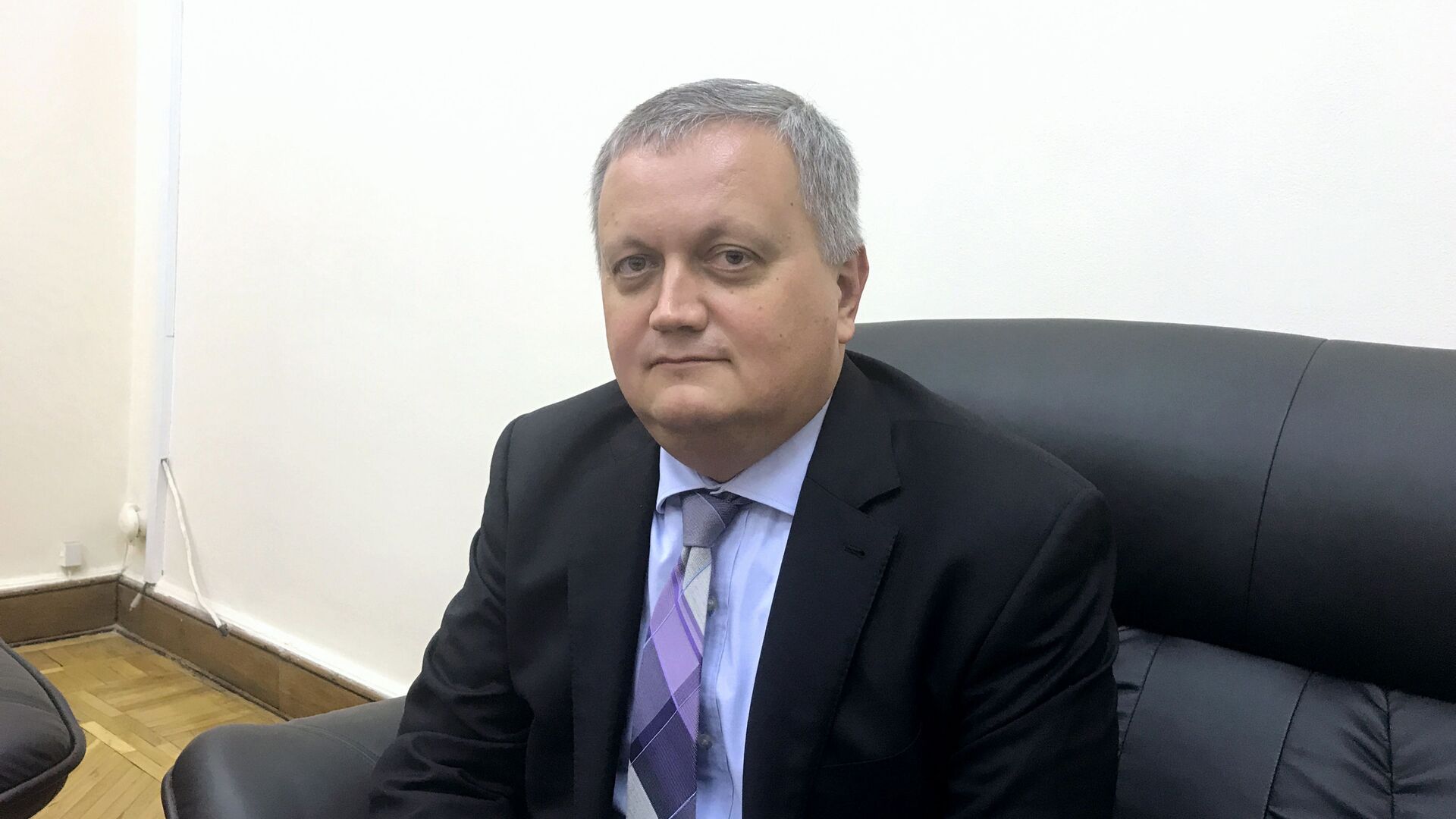 سفير روسيا في مصر يهنئ المقيمين والأصدقاء بعيد النصر ويحذر من التحديات الراهنة