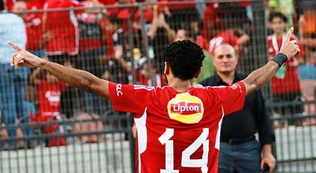 الأهلي يفوز على فاركو بهدفين مقابل هدف في الدوري


