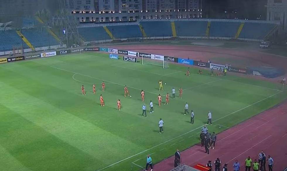 عاجل | إلغاء مباراة بيراميدز وسموحة بالدوري بعد حريق ستاد الإسكندرية 