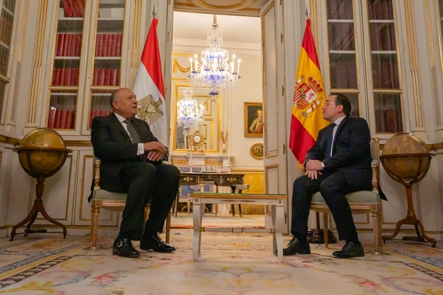 وزير الخارجية يجري مشاورات موسعة مع نظيره الإسباني ويلتقي رئيس حكومة إسبانيا