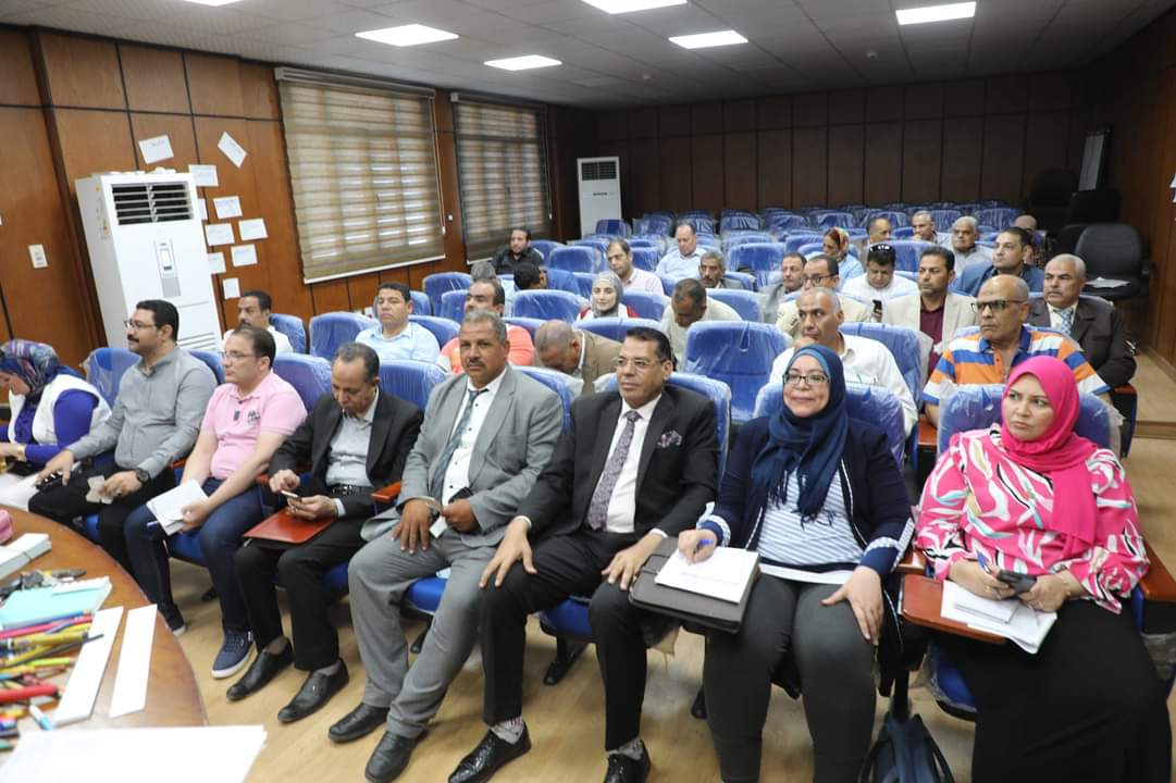 ضمن برنامج التنمية المحلية بصعيد مصر

دورة تدريبية عن مهارات القيادة وإدارة العاملين للقيادات العليا بالمنيا
