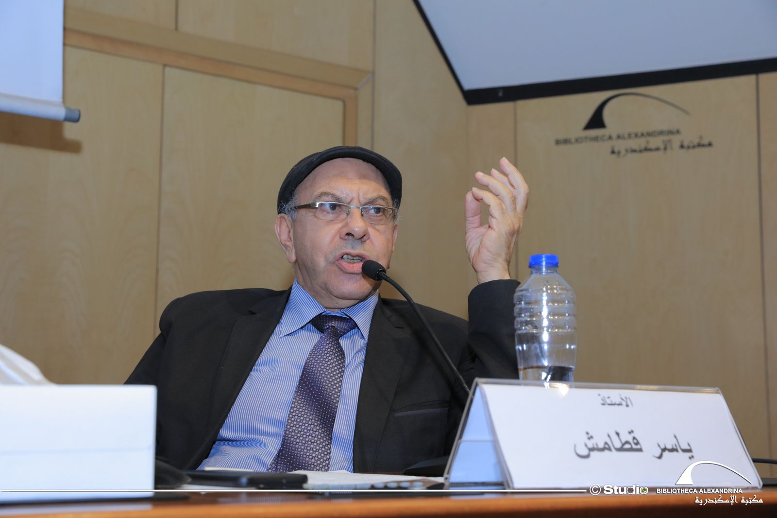 الأدب الساخر في لقاء ضمن الفعاليات الثقافية لمعرض مكتبة الإسكندرية الدولي للكتاب

