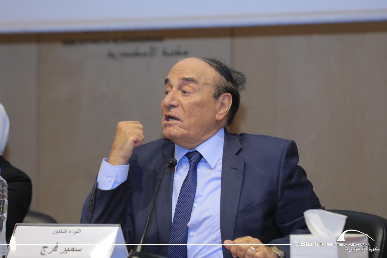 سمير فرج يكشف تحديات الأمن القومي المصري في ندوة بمعرض الإسكندرية 

