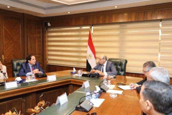 وزير الطيران يلتقي أمين رابطة الجامعات الإسلامية لبحث إمكانية تعاونها مع أكاديمية علوم الطيران 

