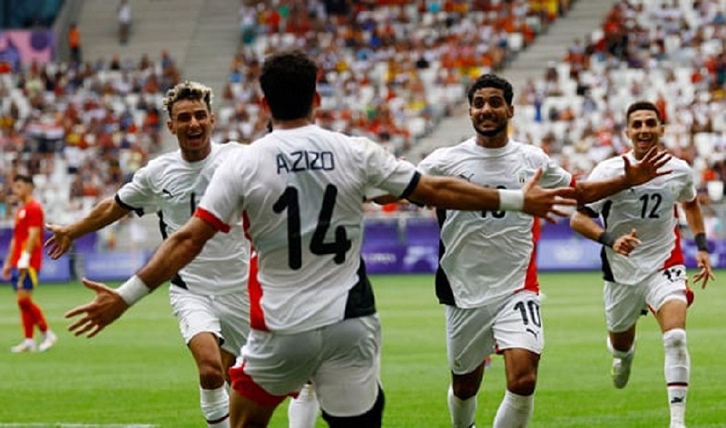 المنتخب الأولمبي للقدم يحقق فوزا تاريخيا على إسبانيا ويتأهل لربع النهائي