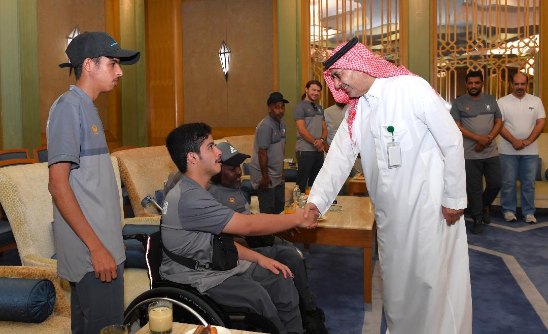 السفير الحصيني يستقبل بعثتي ناديي ذوي الإعاقة بالقصيم وجدة لكرة الطائرة

