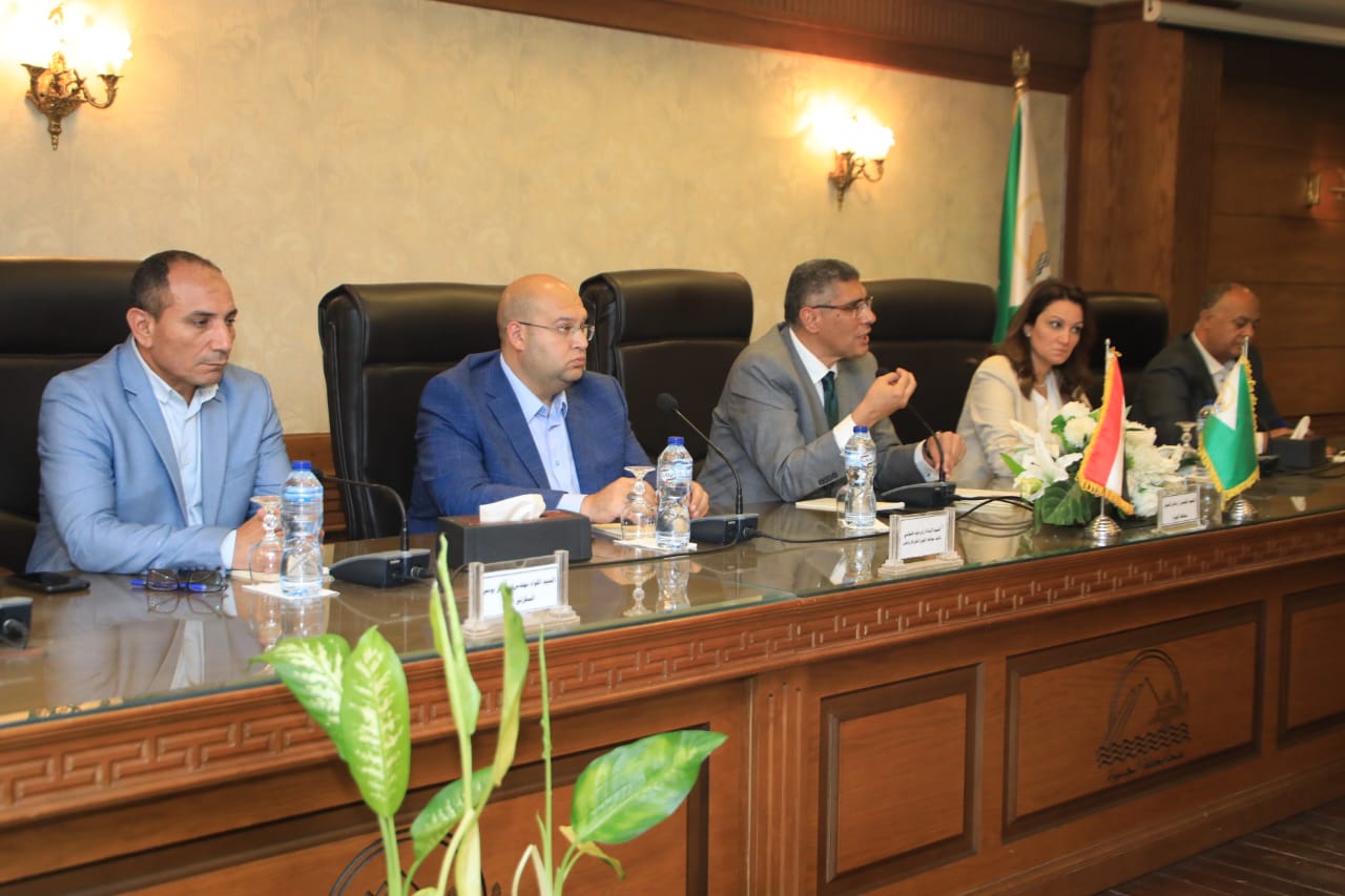 محافظ الجيزة الجديد لرؤساء الأحياء والمراكز 