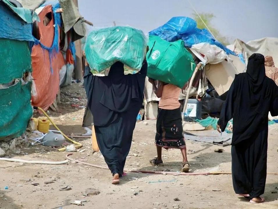 مركز الملك سلمان يوزع مساعدات إغاثية وغذائية للمتضررين من السيول في اليمن






