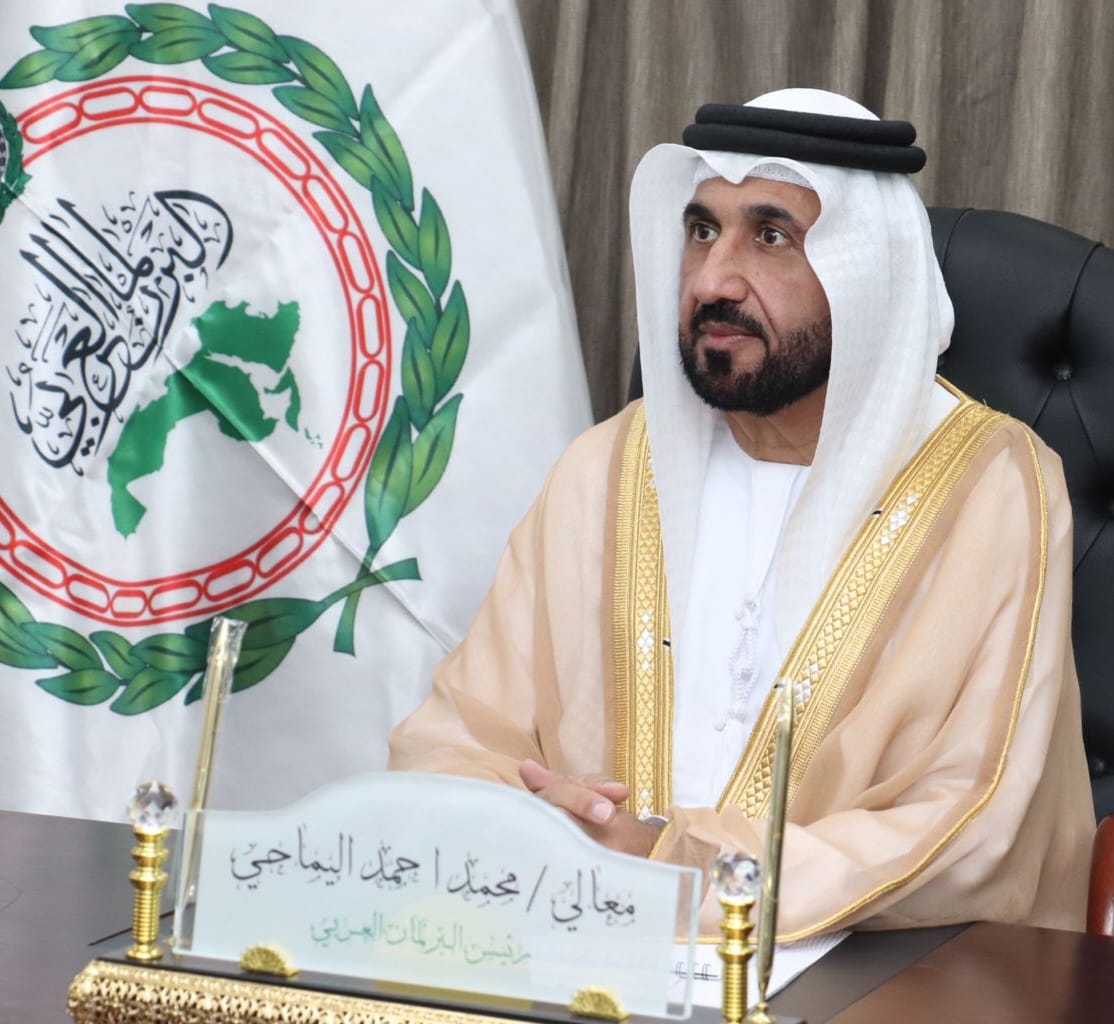 رئيس البرلمان العربي يعزي وزير الخارجية المصري في وفاة شقيقه

