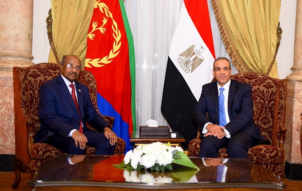 مصر وإريتريا تبحثان تعزيز التعاون الثنائي ودعم الأمن في القرن الإفريقي






