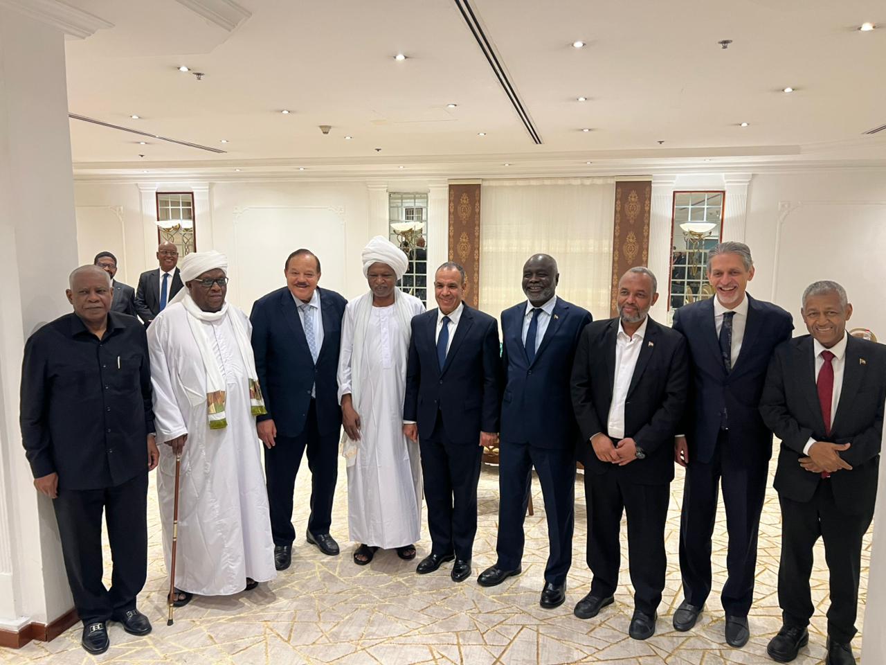 عبد العاطي يختتم زيارته لبورسودان بلقاء وزاري لتعزيز التعاون وإعادة الإعمار


