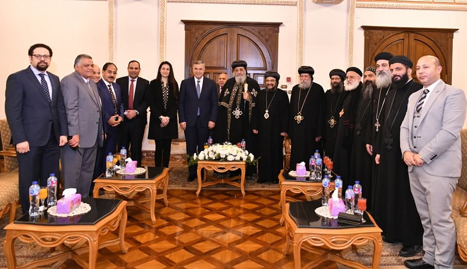 البابا تواضروس يستقبل محافظ الإسكندرية 