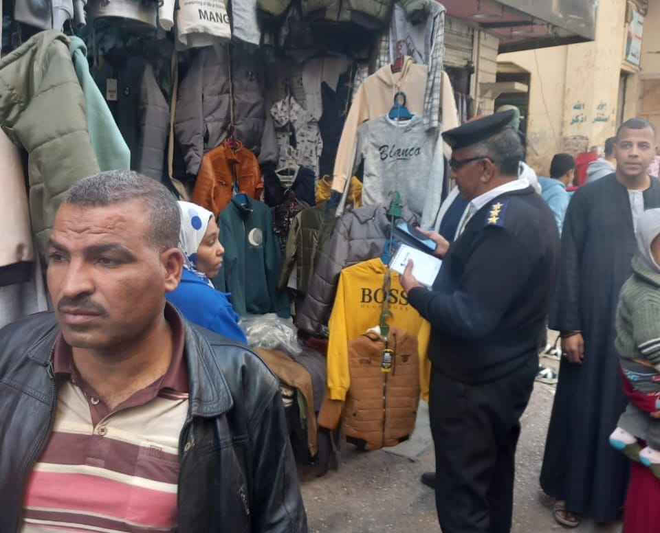 حملة لرفع الإشغالات بوسط مدينة الأقصر وتحرير ١٠١ مخالفة

