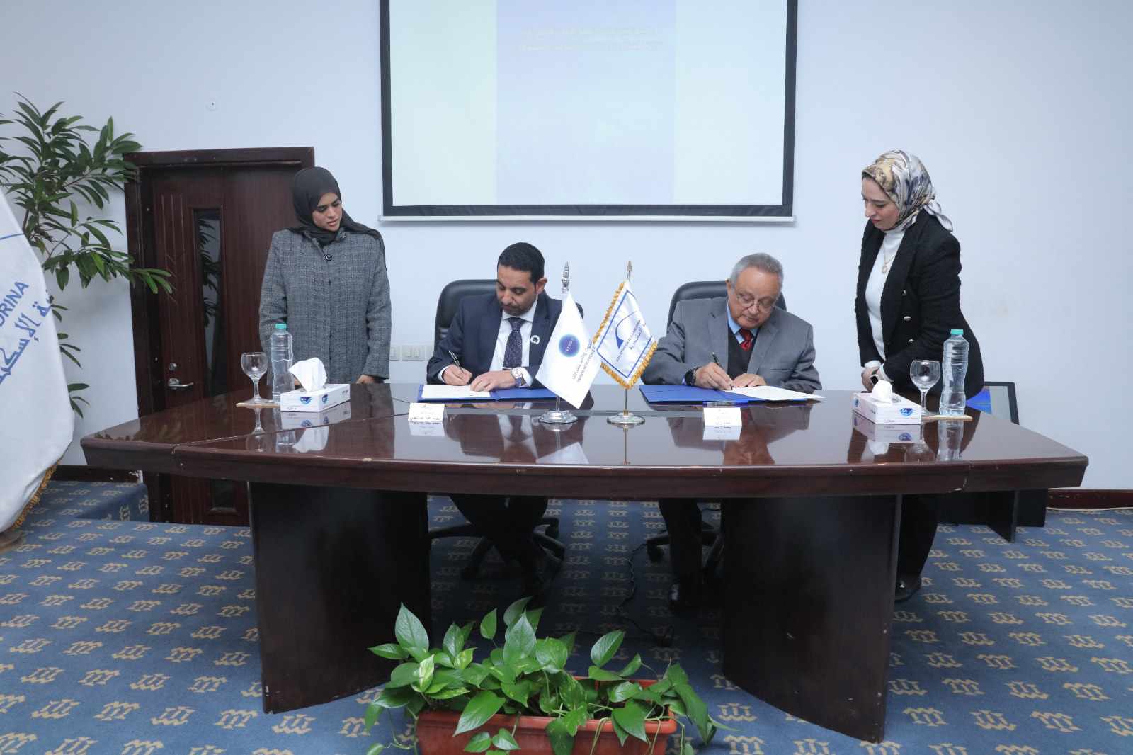 مكتبة الإسكندرية توقع اتفاقية تعاون مع مركز تريندز للبحوث والاستشارات بالإمارات