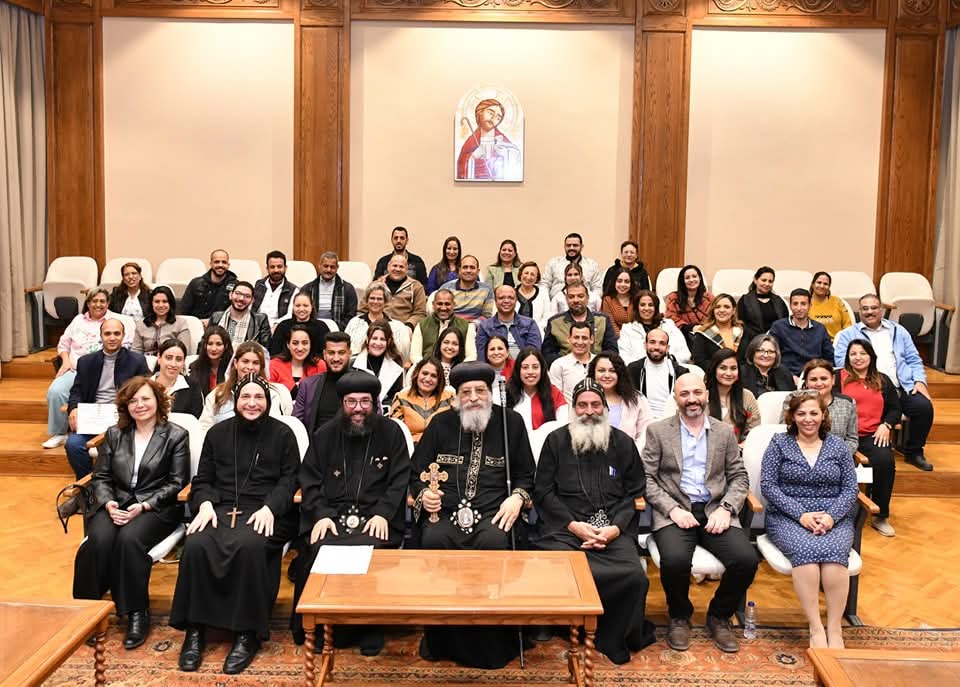 البابا تواضروس يلتقي الخدام الميدانيين الجدد باسقفية الخدمات 