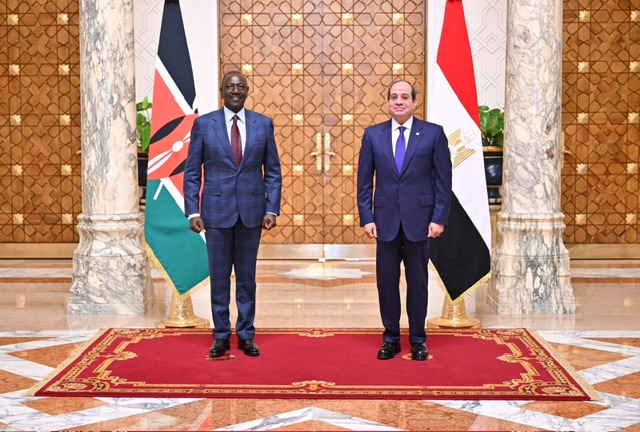 بالصور.. مراسم استقبال الرئيس السيسي لنظيره الكيني بقصر الاتحادية