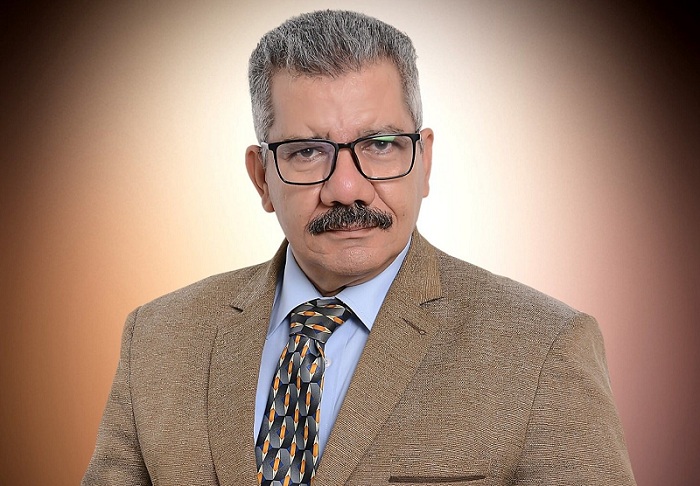 الشاعر محمد الشحات.. غرب بجسده ولم يغرب إبداعه