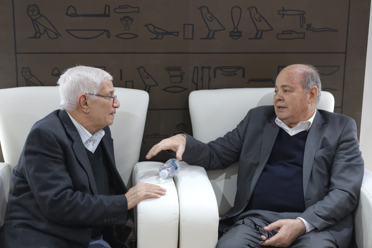 مناقشة 