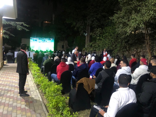 الجالية البحرينية تشاهد إنجاز منتخبها بكأس الخليج 26 بمقر السفارة