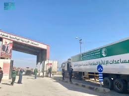 عبور أولى طلائع الجسر البري الإغاثي السعودي لمساعدة الشعب السوري عبر منفذ جابر الأردني