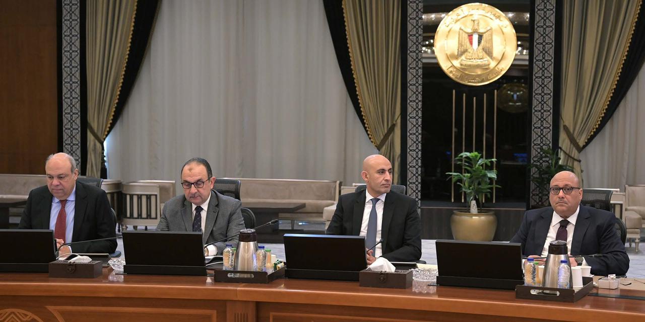 وزير التربية والتعليم يُقدّم عرضًا لنظام شهادة البكالوريا المصرية 