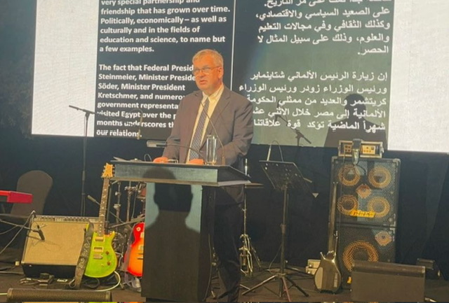في ذكرى الوحدة الألمانية.. السفير الألماني يؤكد عمق العلاقات مع مصر ويدعو لإنهاء الحروب 