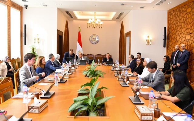 وزيرا الخارجية والطيران المدنى يستقبلان سفراء الدول الغربية والافريقية