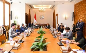 وزيرا الخارجية والطيران المدنى يستقبلان سفراء الدول الغربية والافريقية