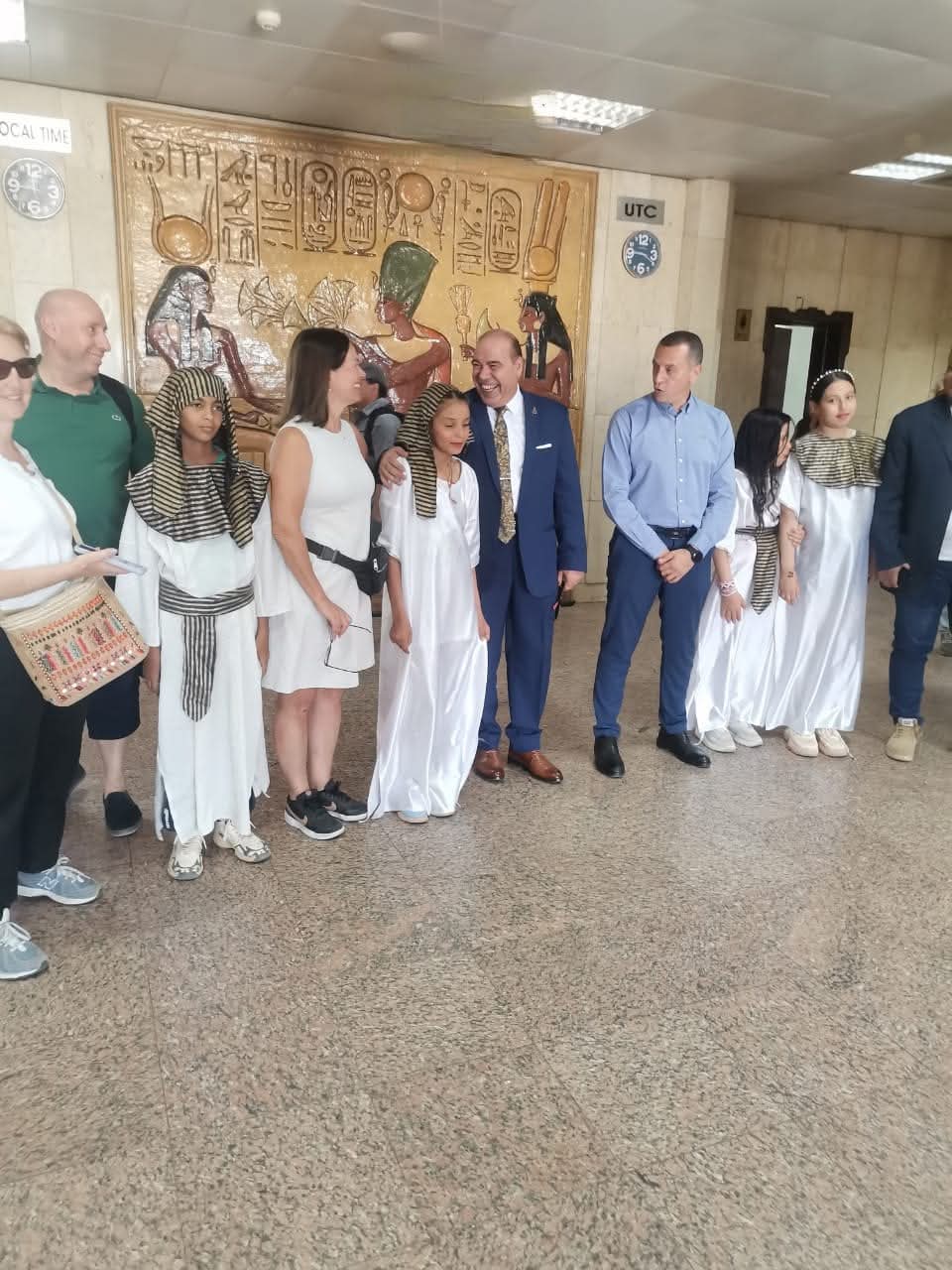 استعدادات مكثفة واستقبال مشرف لضيوف ظاهرة تعامد الشمس بمطار أبو سمبل الدولي