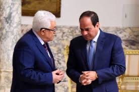 عباس  يتسلّم دعوة رسمية من الرئيس السيسي للمشاركة في افتتاح المتحف المصري الكبير