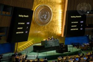 العالم يجدد موقفه: كوبا تنتصر مجددًا على الحصار الأمريكي في الأمم المتحدة