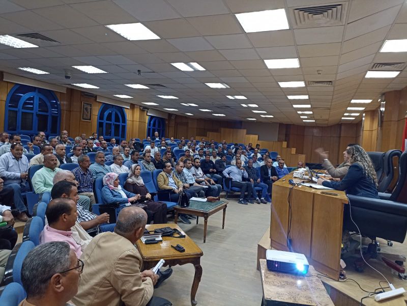 بحضور ممثلي المالية.. المنيا تستعرض قواعد وإجراءات تنظيم التصرف في أراضي أملاك الدولة 
