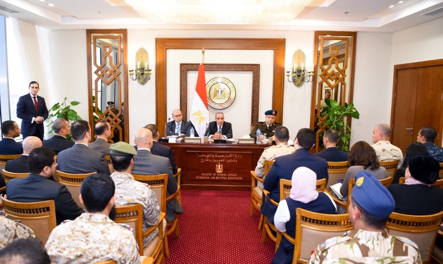 وزير الخارجية يستقبل الدارسين الأجانب فى وفد كلية الدفاع الوطني بالأكاديمية العسكرية 