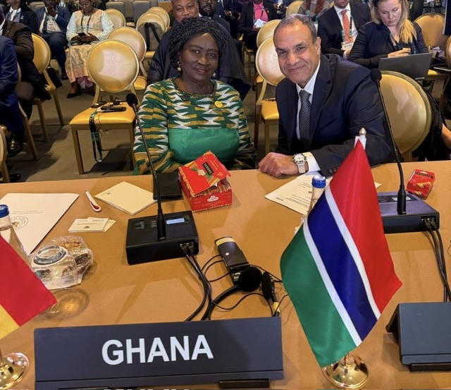 وزير الخارجية يبحث مع نائبة رئيس جمهورية غانا تعزيز العلاقات الثنائية والتعاون المشترك